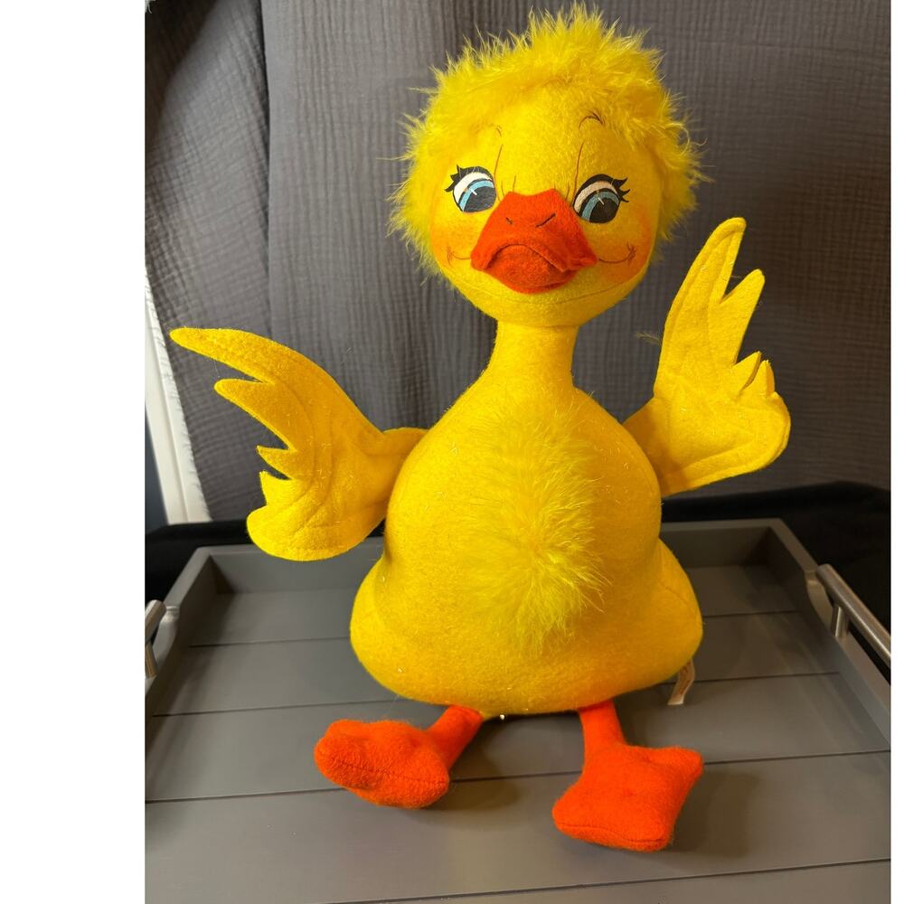 2006  Annalee Spring Easter Baby Duck 14"